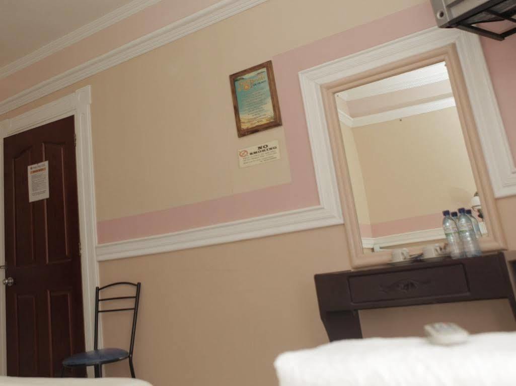 Golden Palace Hotel Tagum Esterno foto