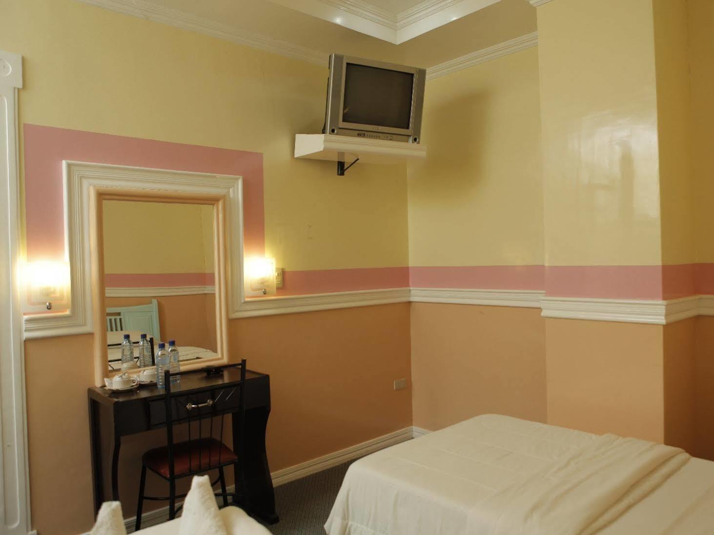 Golden Palace Hotel Tagum Esterno foto