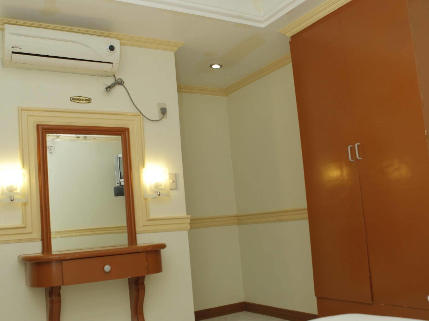 Golden Palace Hotel Tagum Esterno foto