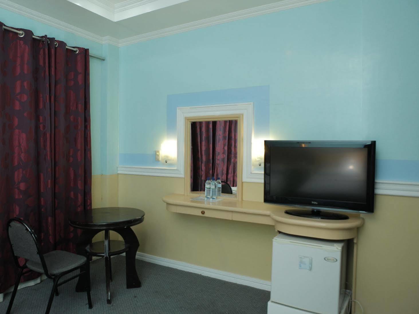 Golden Palace Hotel Tagum Esterno foto